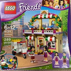 Brand New never opened Lego Friends Heartlake Pizzeria